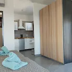 Villasroyale Silvermoon - Serenity, Styled In Luxury! מלונראס