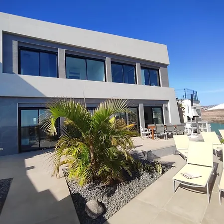 Villasroyale Silvermoon Villa *