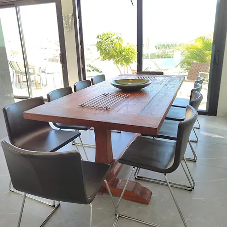 Villasroyale Silvermoon Villa *