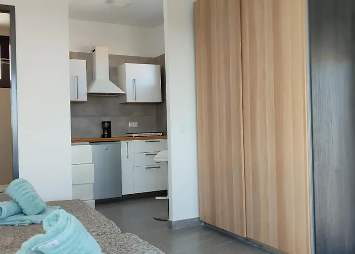 Villasroyale Silvermoon - Serenity, Styled In Luxury! 멜로네라스