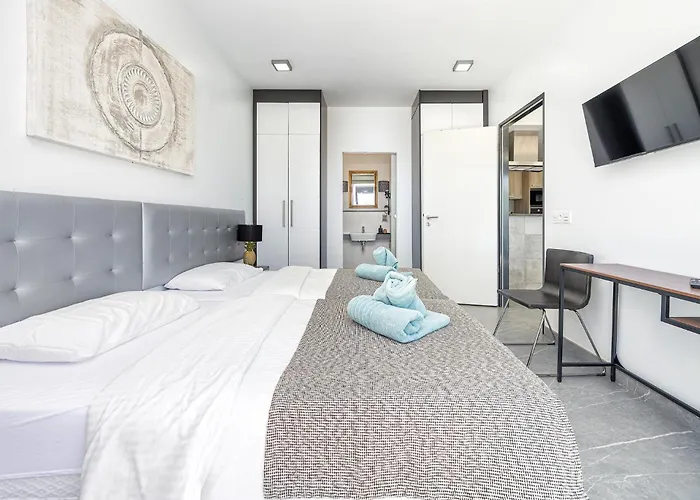Villasroyale Silvermoon - Serenity, Styled In Luxury! * 멜로네라스