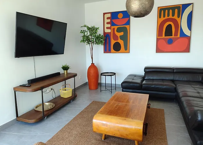 Villasroyale Silvermoon - Serenity, Styled In Luxury! 빌라 멜로네라스